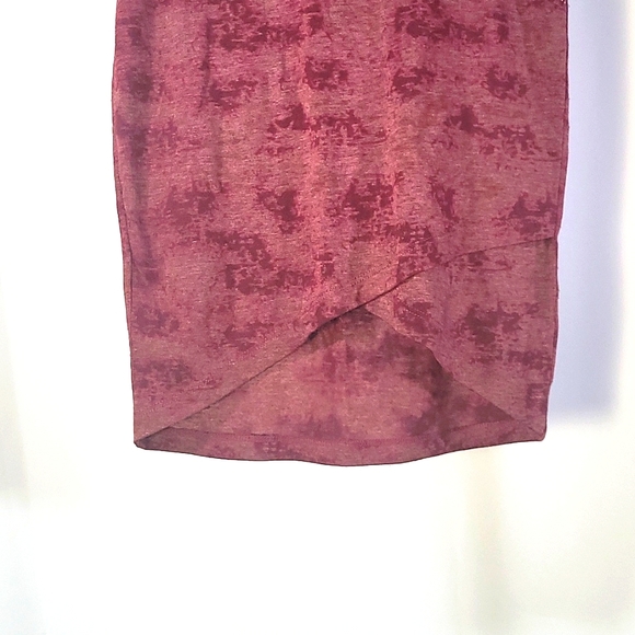 2B Bebe | Tulip Skirt | Shades of Red | S - Picture 2 of 5